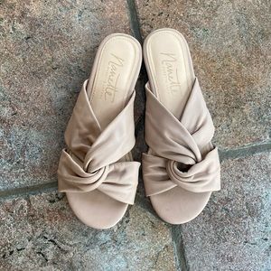 NWOT Nanette Lepore Nude Twist Front Sandals